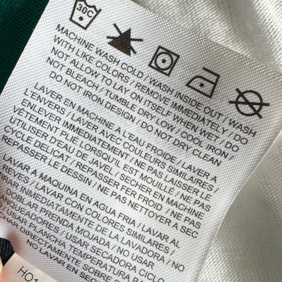 NWOT Nike Medium Athletic Cut Tee - Picture 2 of 13